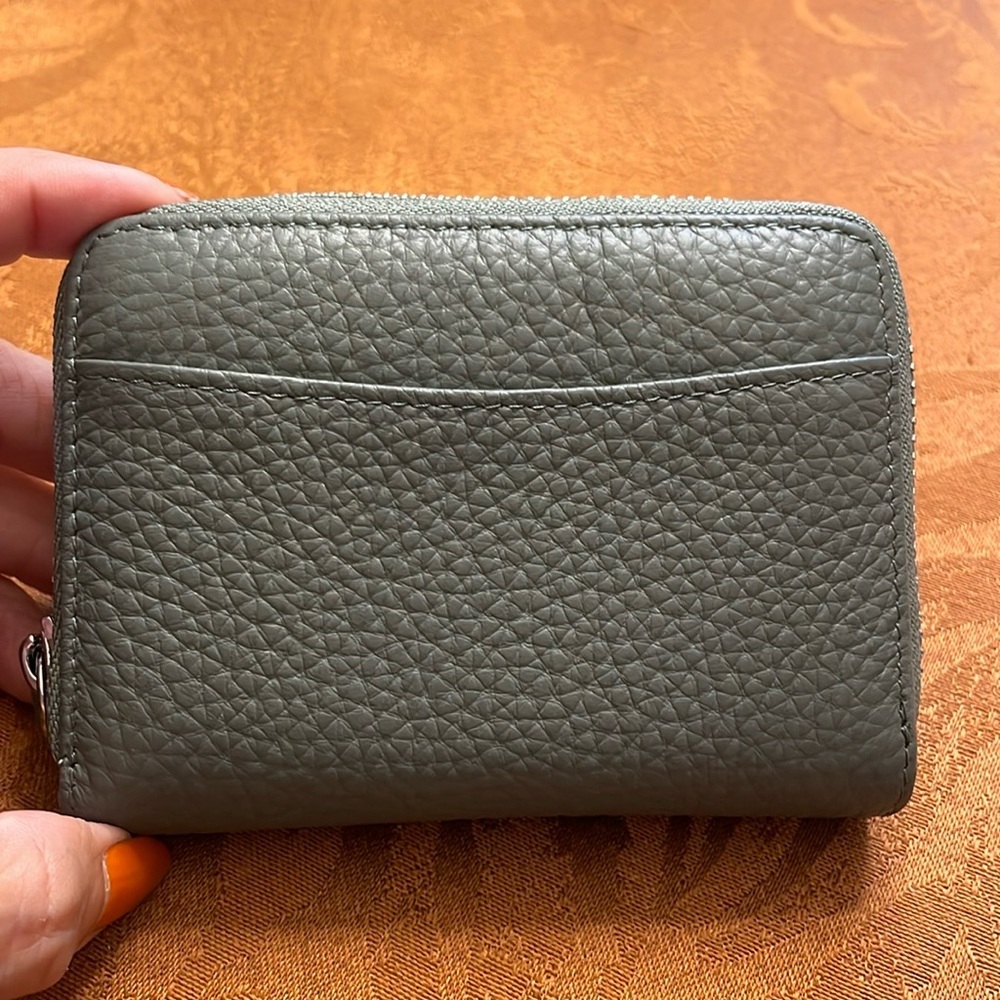 NWOT Zip Around Card and Coin Holder